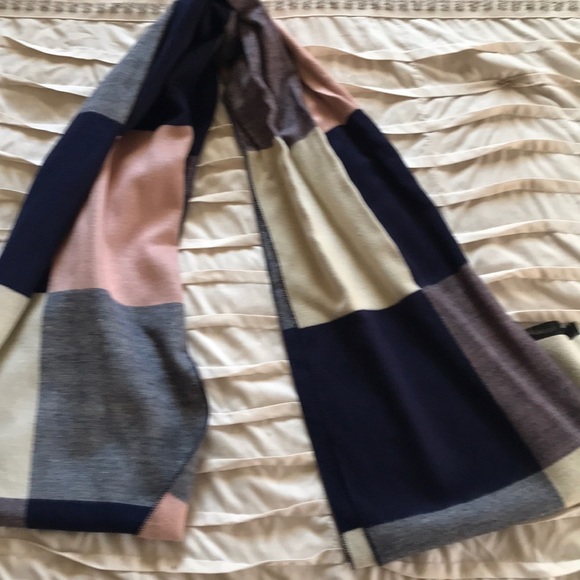 Scarf - Picture 2 of 3